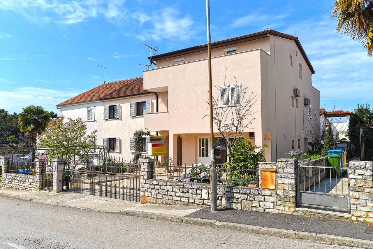 Apartments Milka 2074 Poreč Eksteriør bilde