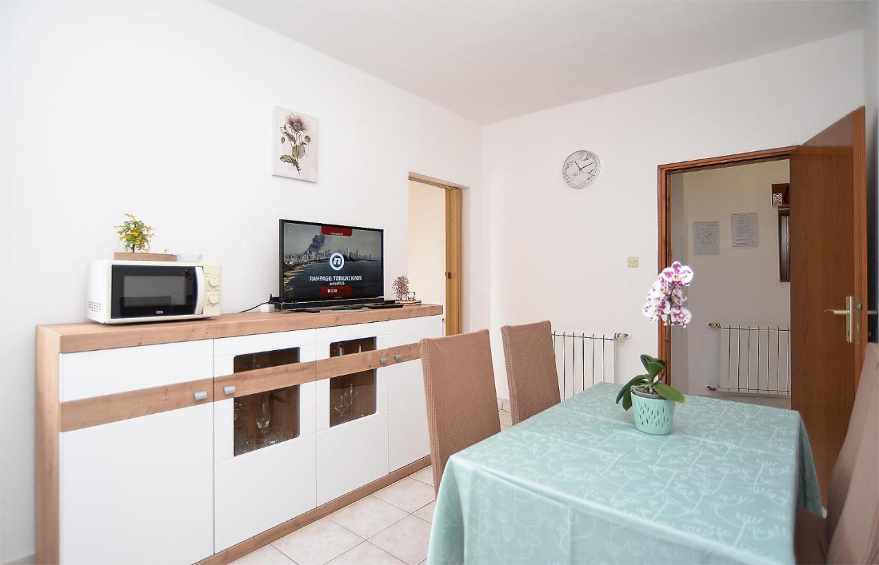 Apartments Milka 2074 Poreč Eksteriør bilde