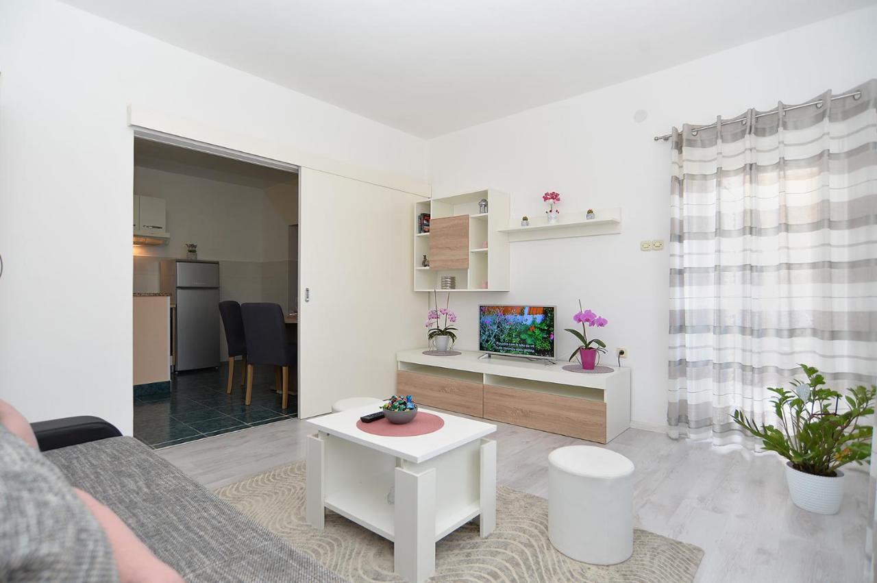 Apartments Milka 2074 Poreč Eksteriør bilde