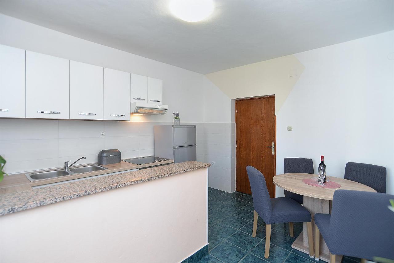 Apartments Milka 2074 Poreč Eksteriør bilde