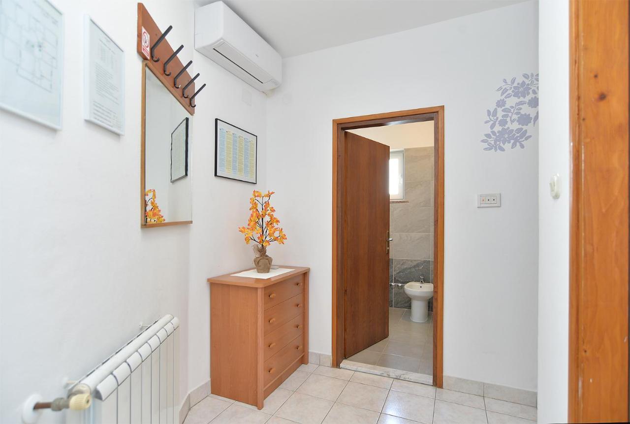 Apartments Milka 2074 Poreč Eksteriør bilde