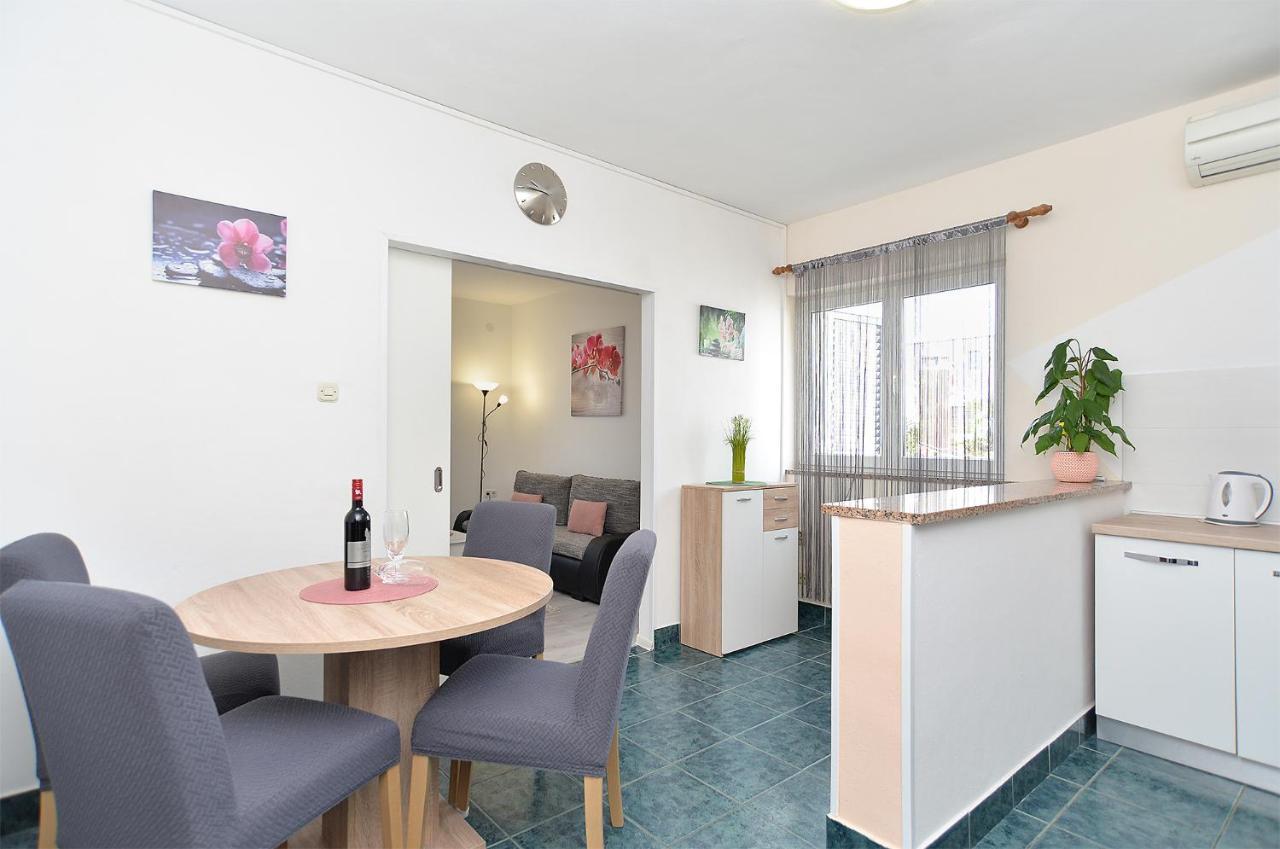 Apartments Milka 2074 Poreč Eksteriør bilde