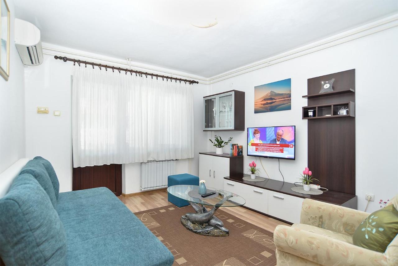 Apartments Milka 2074 Poreč Eksteriør bilde